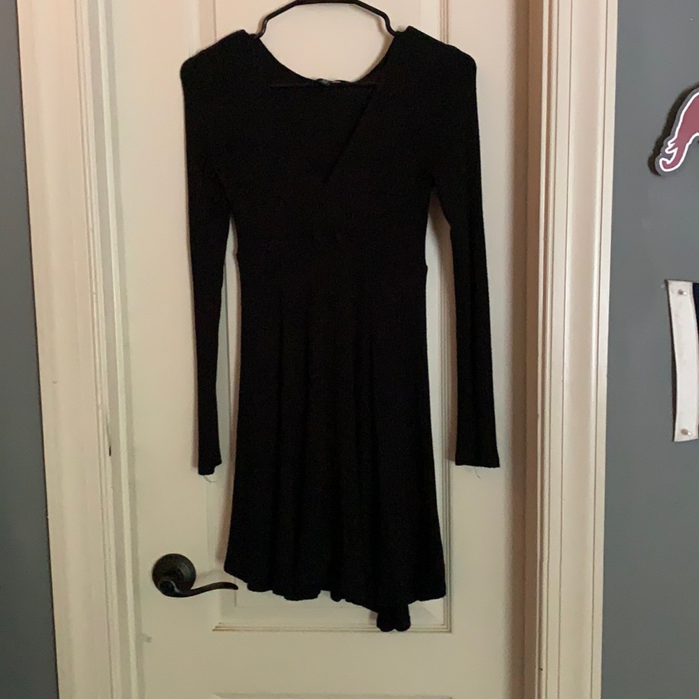 black long sleeve dress